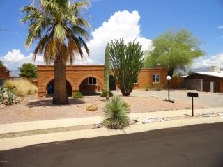 8809 3rd St, Tucson, AZ 85710-2606
