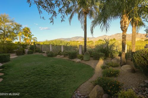 11438 Mtn Breeze Dr, Tucson AZ 85737-7247 exterior