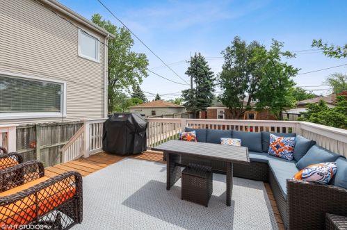 3057 Osceola Ave, Chicago IL 60707-1208 exterior