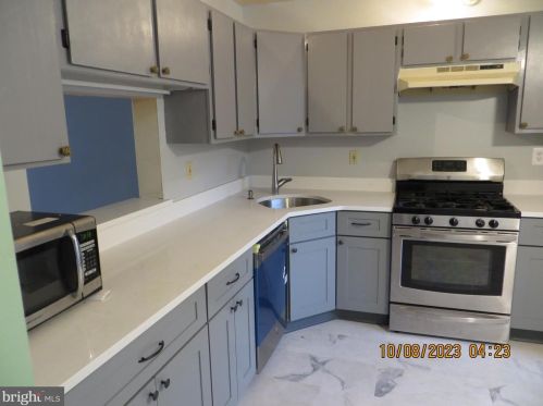 20 Drewes Ct, Trenton NJ  08648-2633 exterior