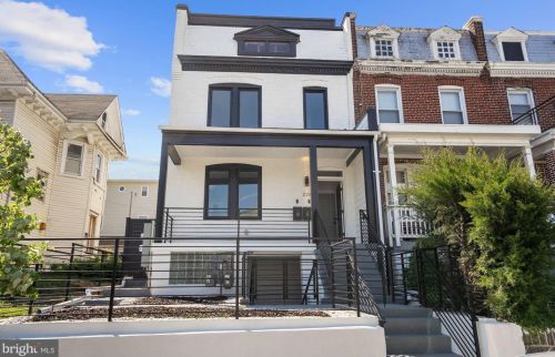 2108 4th St, Washington, DC 20002-1216