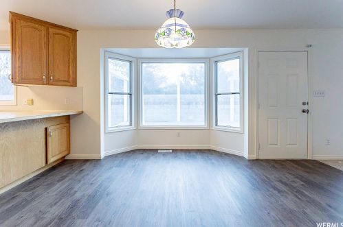 9525 Shoshone Ct, Sandy UT 84092-3074 exterior