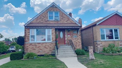 3701 71st St, Chicago, IL 60629-4311