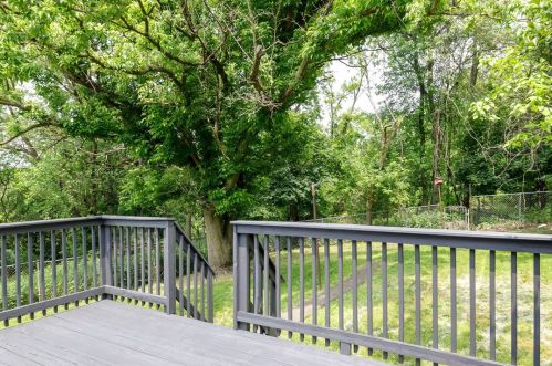 611 Kendall St, Pittsburgh PA  15201-2412 exterior