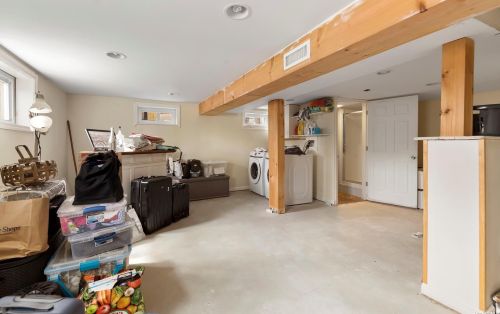 8 Lynhaven Pl, Commack NY 11725-3107 exterior