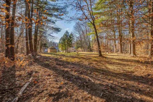 11 Bow Bog Rd, Concord NH 03304-4001 exterior