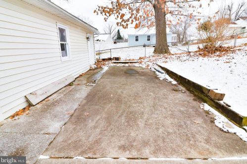 1201 Clagett Dr, Rockville MD 20851-2116 exterior