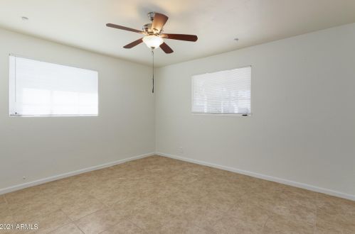 1240 33 St, Phoenix AZ 85018-3314 exterior