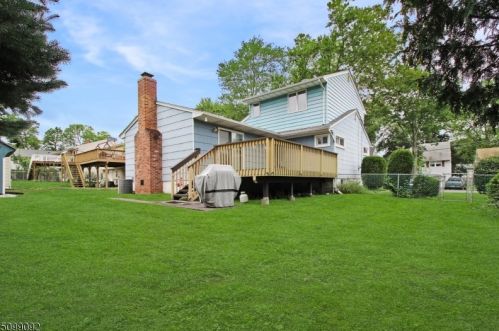 15 Glassboro Rd, Parsippany NJ 07054-3959 exterior