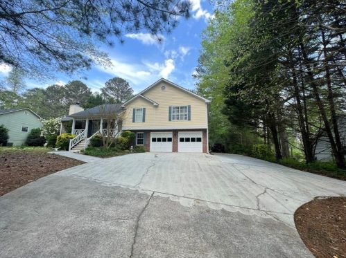 2757 Centerville Rosebud Rd, Lithonia GA  30039-5517 exterior