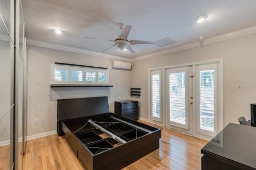 456 Davis Blvd, Tampa FL 33606-3818 exterior