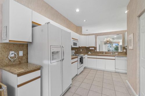 9627 Cres Vw Dr, Boynton Beach FL 33437-5929 exterior