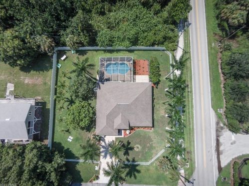 4 Colonial Dr, Naples FL 34112-7317 exterior