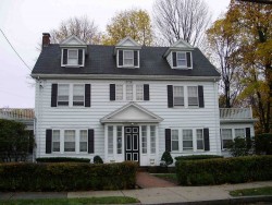 280 Ward St, Newton, MA 02459-1221