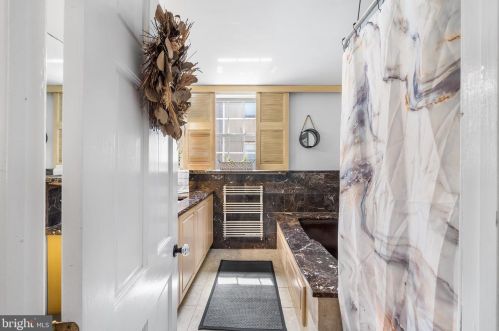 714 Carpenter St, Philadelphia PA  19147-3908 exterior