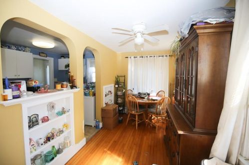 76 Kay Blvd, Middletown RI 02840-2318 exterior