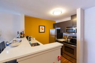 2400 4th Ave, Seattle WA  98134-1981 exterior