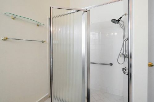 9137 Cove Point Cir, Boynton Beach FL 33472-2763 exterior