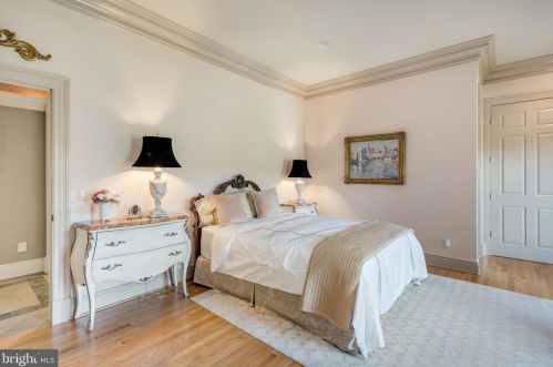 11720 Centurion Way, Rockville MD 20854-6420 exterior