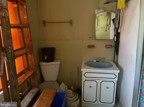 2837 Lawrence St, Philadelphia PA 19120-2803 exterior