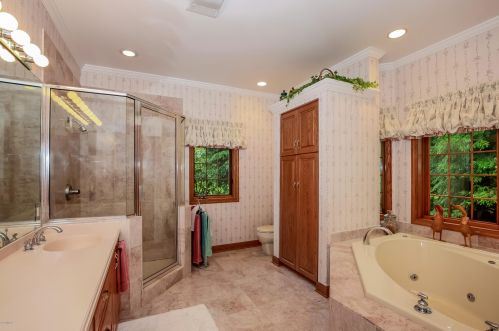 2425 58 St, Fennville MI 49408-8417 exterior