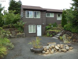 11 128th Ave, Portland, OR 97230-2475