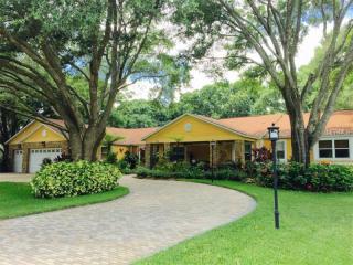 12511 Palomino Ct, Tampa, FL 33626-4410