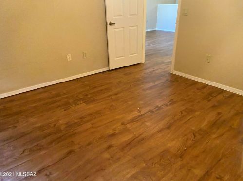 5751 Kolb Rd, Tucson AZ  39204-0871 exterior