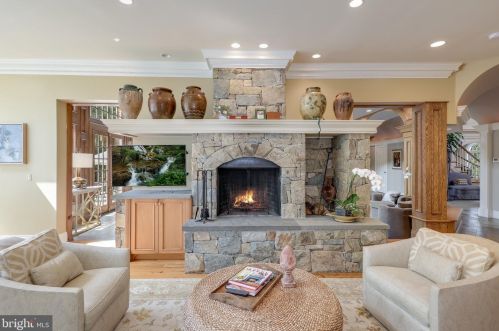 11720 Centurion Way, Rockville MD 20854-6420 exterior