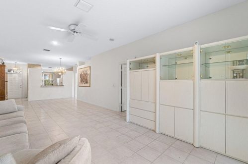 9627 Cres Vw Dr, Boynton Beach FL 33437-5929 exterior