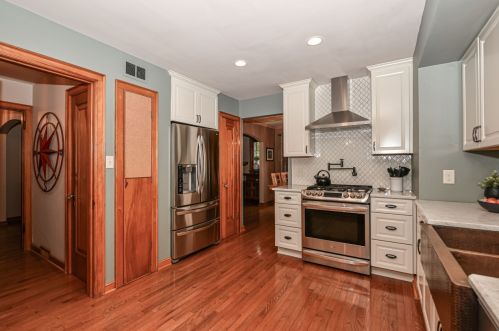 2508 Lefeber Ave, Milwaukee WI 53213-1222 exterior