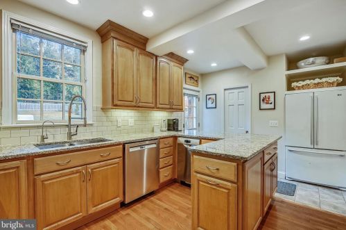 9103 1st Ave, Silver Spring MD 20912-4654 exterior