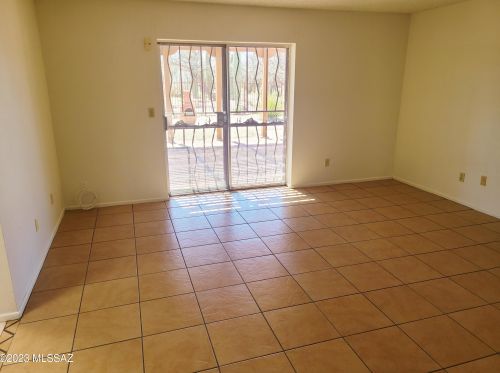 11364 Prince Rd, Tucson AZ 85705-3025 exterior