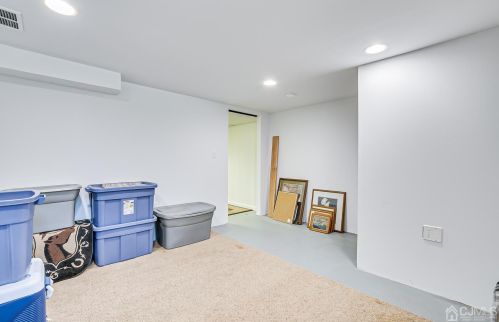 149 Vineyard Rd, Edison NJ 08817-4784 exterior