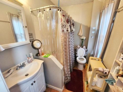 39 Vandewater St, Providence RI 02908-1623 exterior