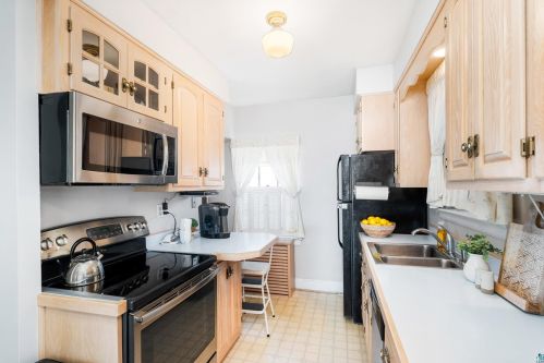 5708 London Rd, Duluth MN 55804-2517 exterior