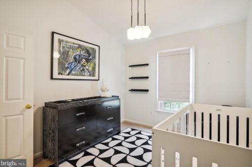 6036 Loganwood Dr, Rockville MD 20852-3459 exterior