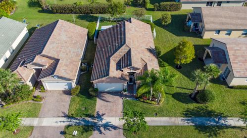 10051 Chadwick Dr, Fort Pierce FL 34987-2418 exterior