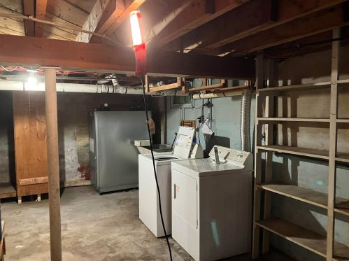 41 4 St, Dover NH 03820-2900 exterior