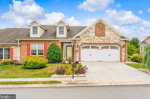 4 Stedtle Ave, Littlestown, PA 17340-1161