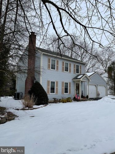 2015 Colonial Way, Hummelstown, PA 17036-8914