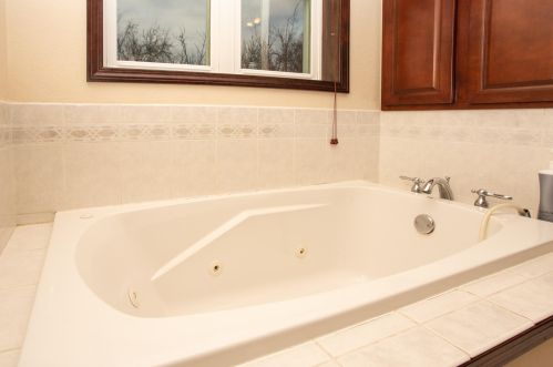 3998 Kimberly Ave, Milwaukee WI 53221-4553 exterior