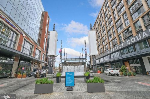 700 7th St, Washington DC  20001-3716 exterior