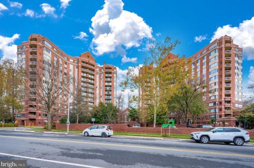 5802 Nicholson Ln, Rockville MD  20852-2965 exterior