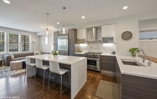 1321 Nelson St, Chicago IL 60657-3103 exterior