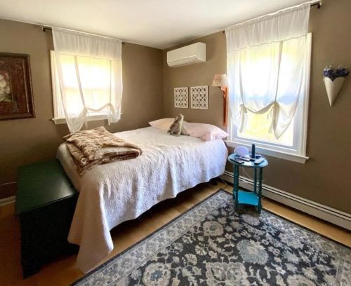 8 Casper Crk Rd, Poughkeepsie NY 12603-5004 exterior