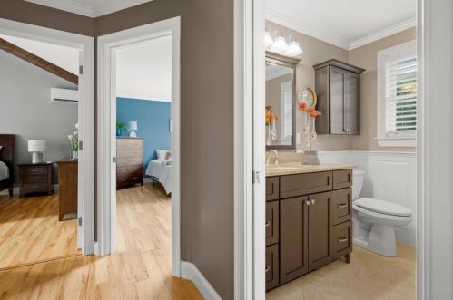 29 Hubbard Rd, Dover NH 03820-4273 exterior