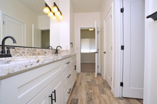 5233 Bellevue St, Tucson AZ 85712-5158 exterior