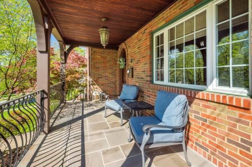 136 Inglewood Dr, Pittsburgh, PA 15228-1506