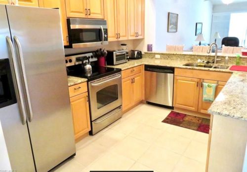 6195 Mandalay Cir, Naples, FL 34112-1910